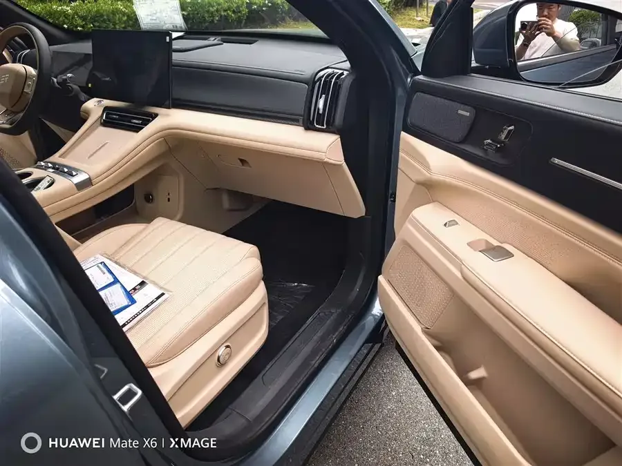 Jetour X70L Jetour X70L 2026 1.5TD Dual-Clutch Luxury 7-Seater 2026 — миниатюра 4