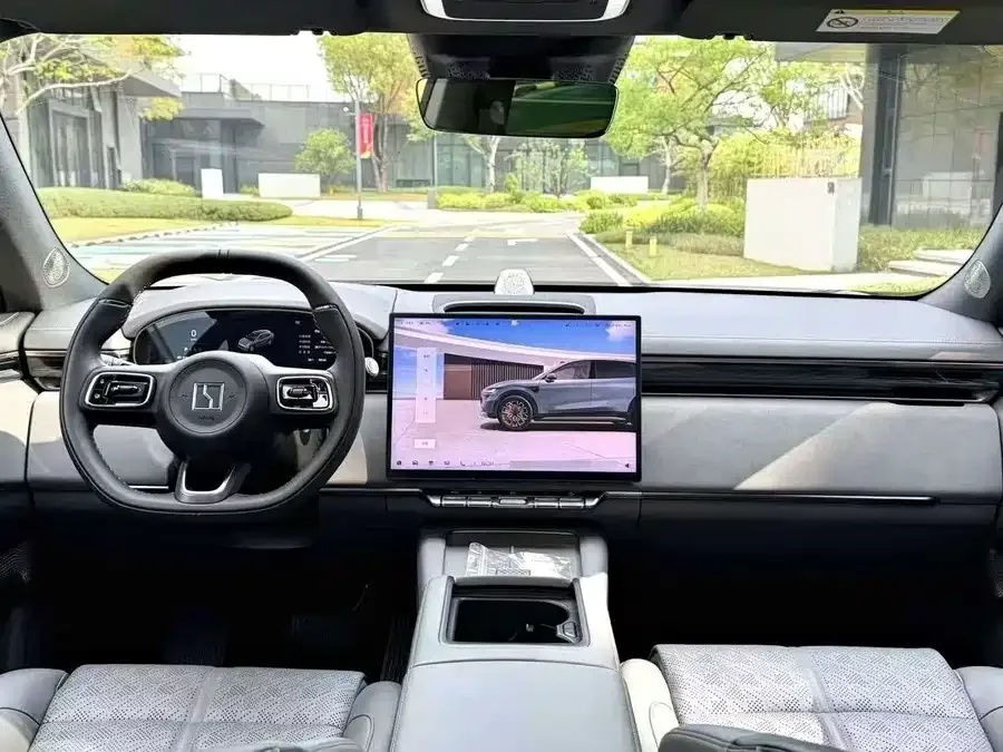 Zeekr 7X Zeekr 7X 2025 100kWh Long-range 4WD Smart Driving Edition 2025 — миниатюра 2