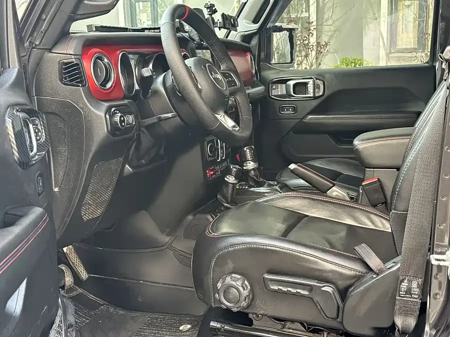 Jeep Wrangler Wrangler 2021 2.0T Robin Hood Four-Door Edition 2022 — миниатюра 4