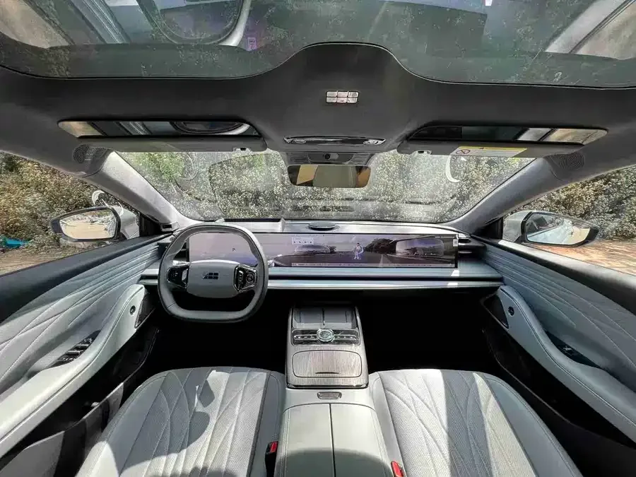 Geely Galaxy E8 Galaxy E8 2025 700km Long-distance Intelligent Driving Edition 2025 — миниатюра 2