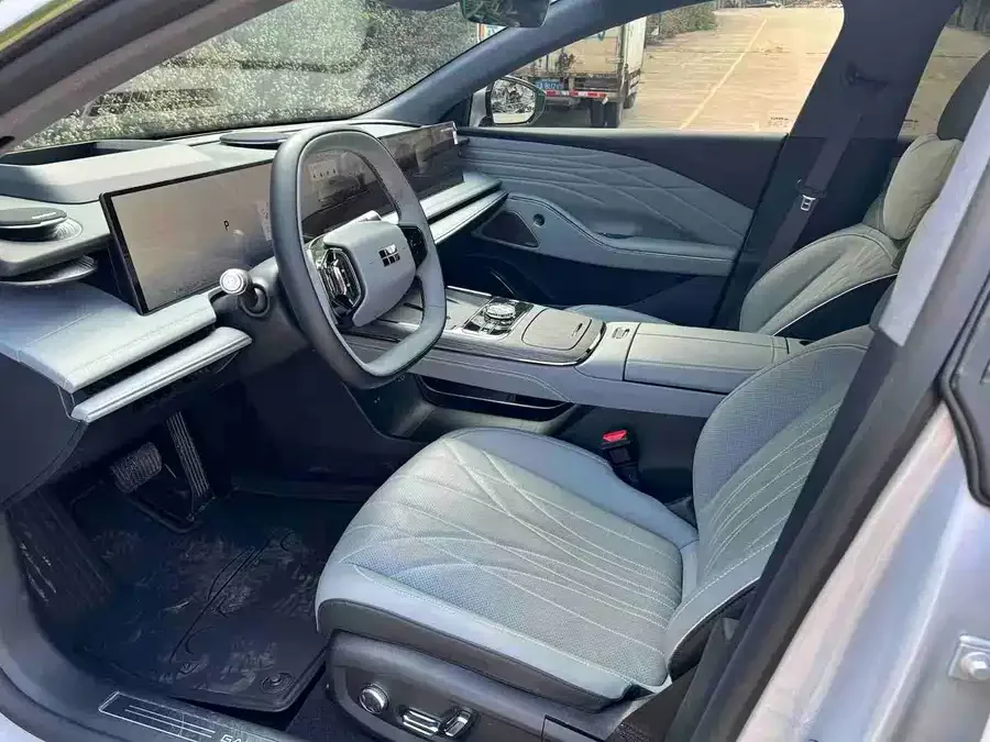 Geely Galaxy E8 Galaxy E8 2025 700km Long-distance Intelligent Driving Edition 2025 — миниатюра 4