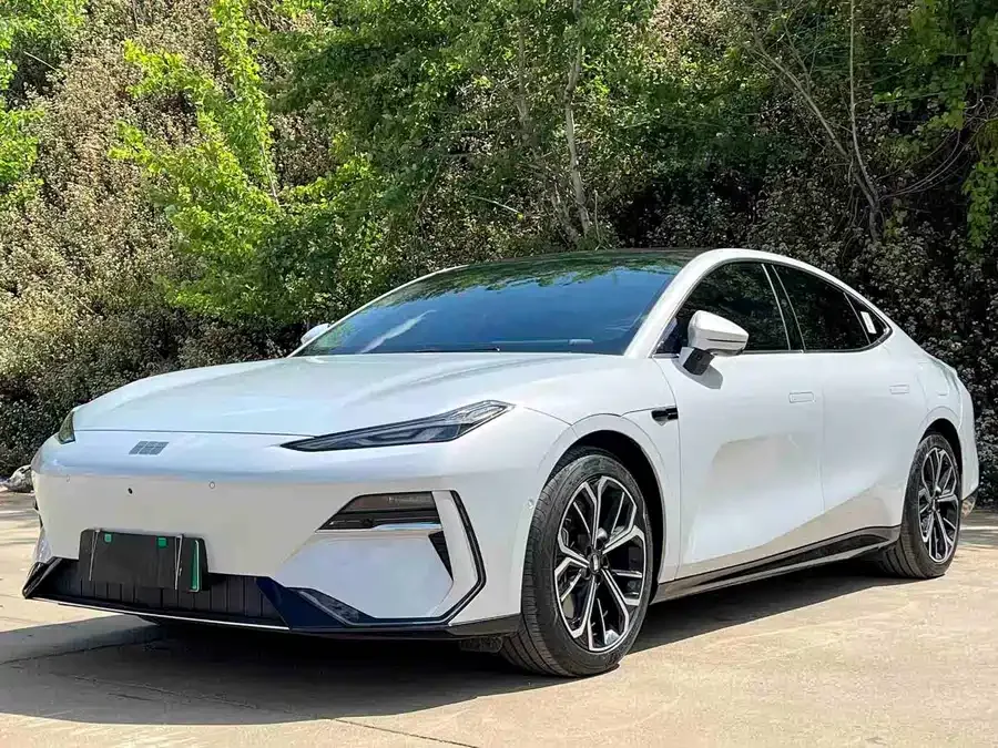 Geely Galaxy E8 2025