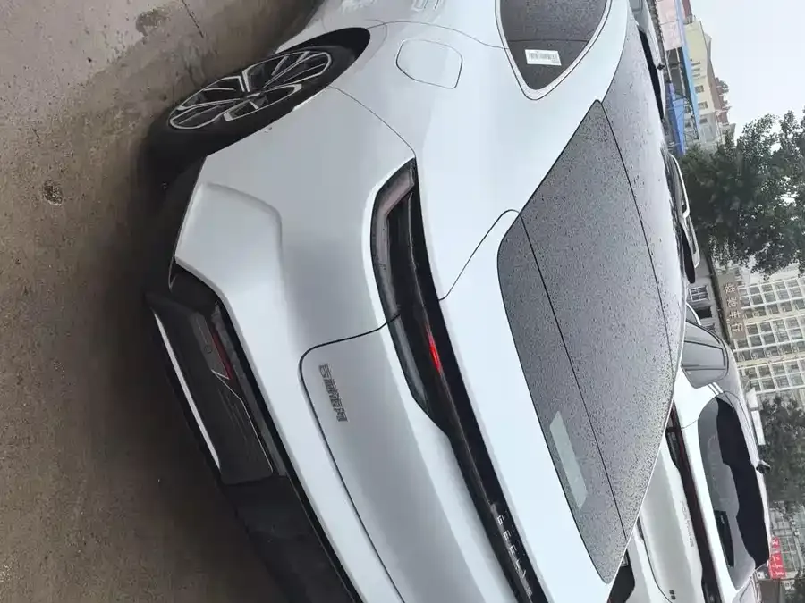 Geely Galaxy E8 Galaxy E8 2025 700km Long-distance Intelligent Driving Edition 2025 — миниатюра 2