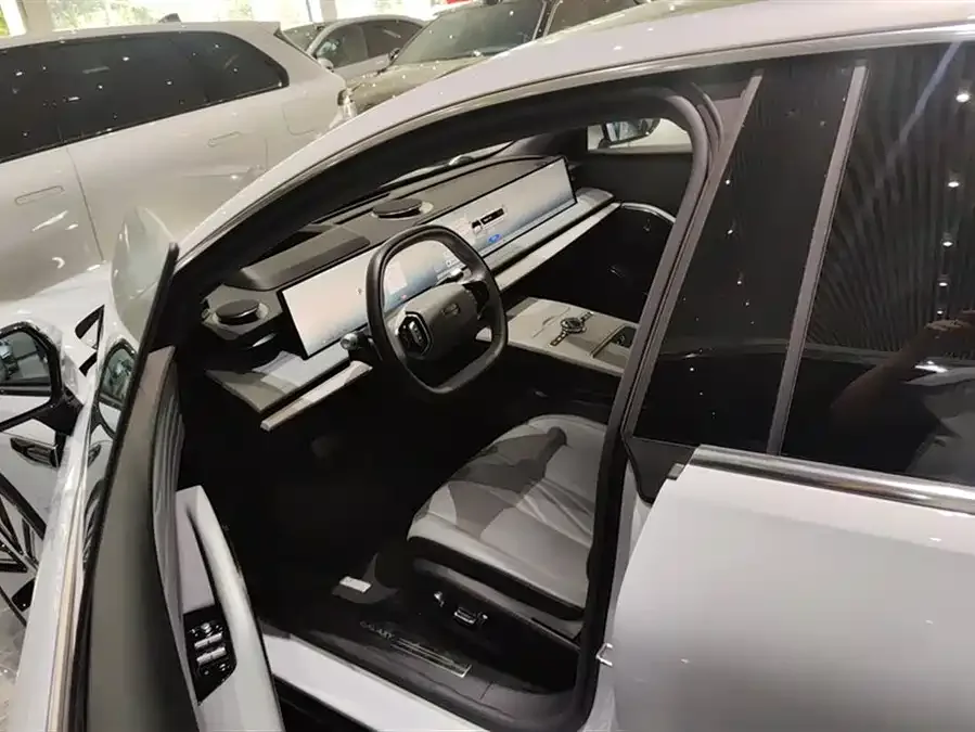 Geely Galaxy E8 Galaxy E8 2024 665km RWD Starship Long Range Edition 2024 — миниатюра 3