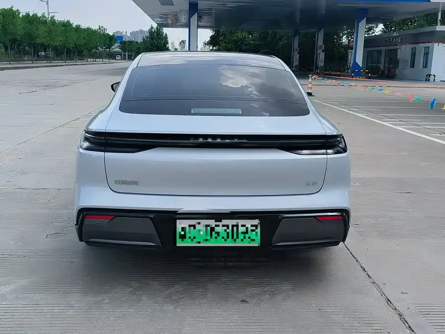 Geely Galaxy E8 Galaxy E8 2024 550km RWD PRO 2025 — миниатюра 2
