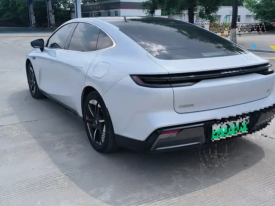 Geely Galaxy E8 Galaxy E8 2024 550km RWD PRO 2025 — миниатюра 4