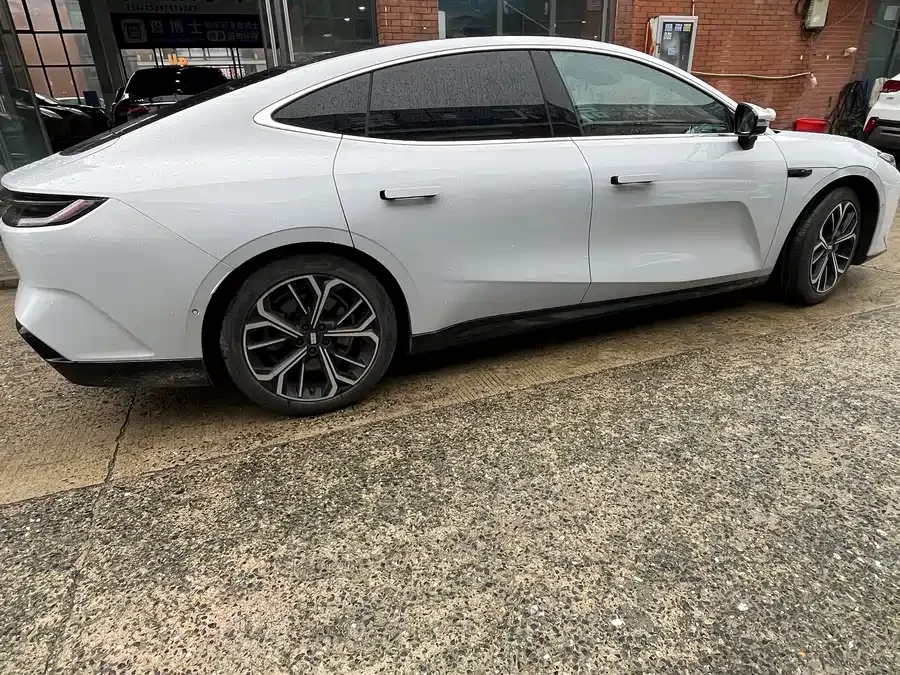 Geely Galaxy E8 Galaxy E8 2025 700km Long-distance Intelligent Driving Edition 2025 — миниатюра 4