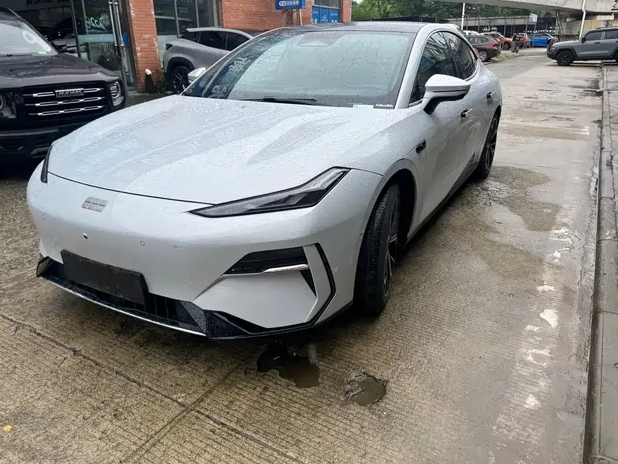 Geely Galaxy E8 2025