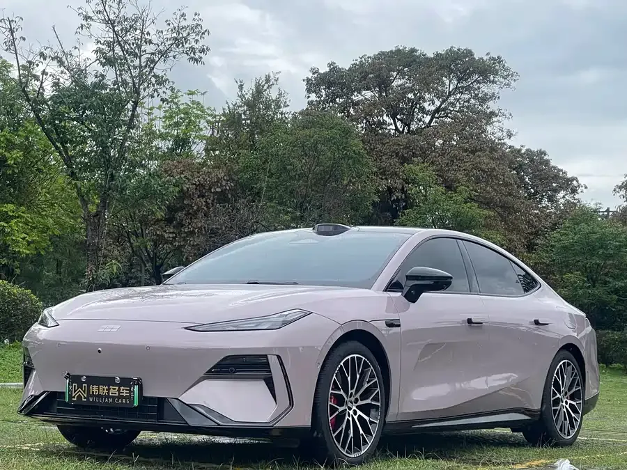 Geely Galaxy E8 Galaxy E8 2025 620km 4WD Starship LiDAR Smart Driving Edition 2025 — фото 1, купить с доставкой в Москву