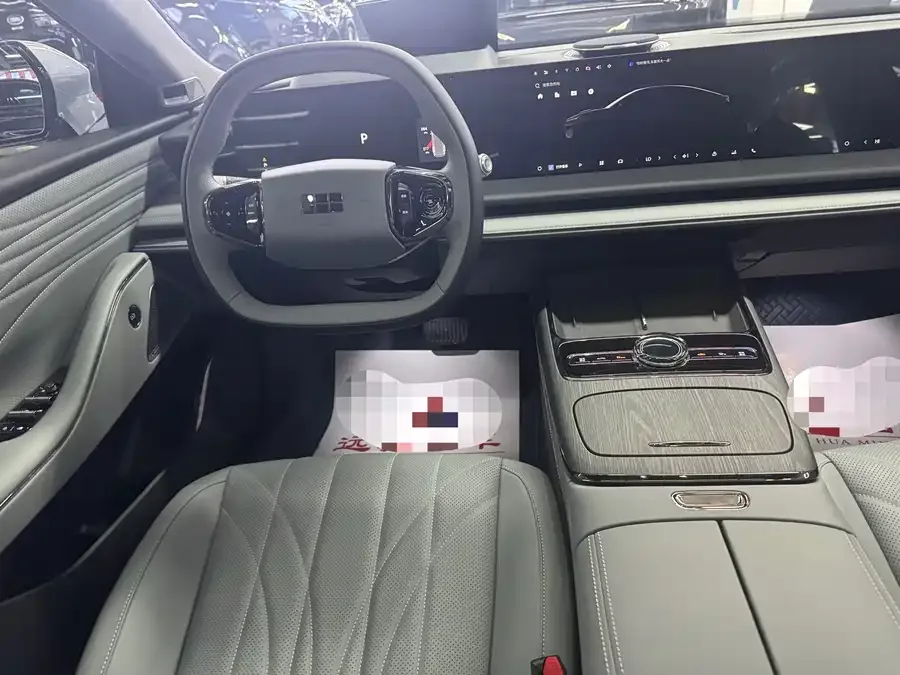 Geely Galaxy E8 Galaxy E8 2025 700km Long-distance Intelligent Driving Edition 2025 — миниатюра 2