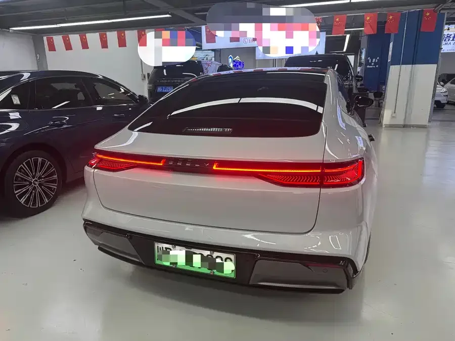 Geely Galaxy E8 Galaxy E8 2025 700km Long-distance Intelligent Driving Edition 2025 — миниатюра 5