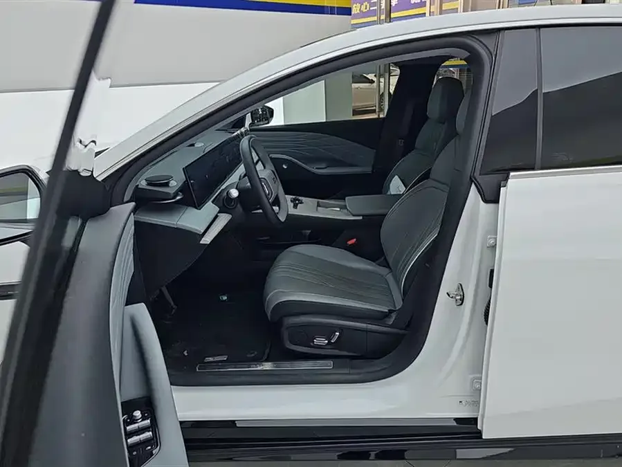 Geely Galaxy E8 Galaxy E8 2024 550km RWD PRO 2024 — миниатюра 3