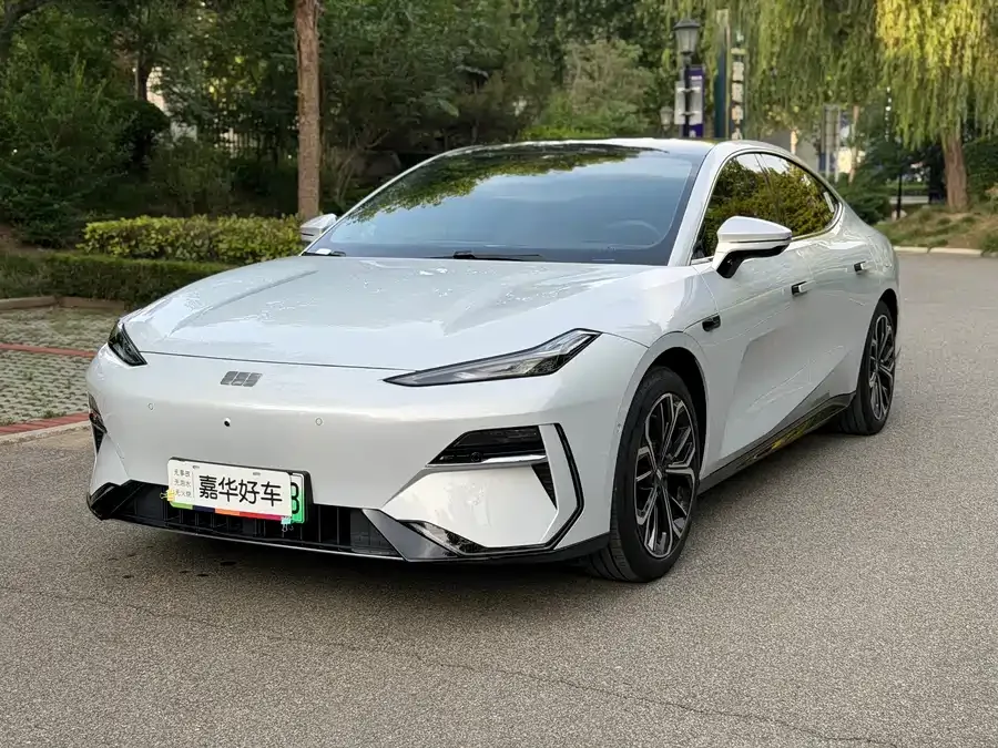 Geely Galaxy E8 2025