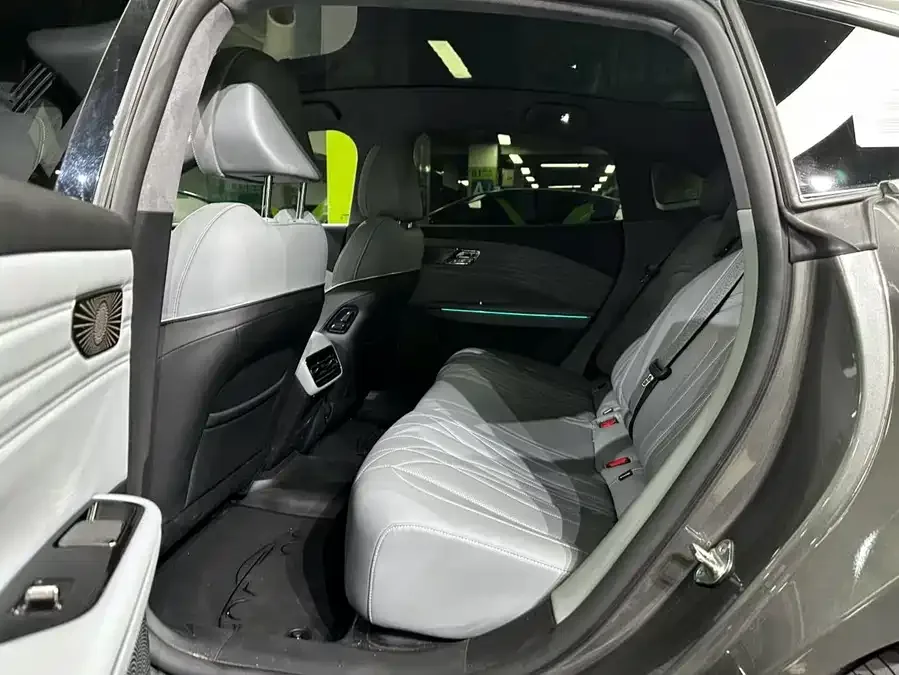 Geely Galaxy E8 Galaxy E8 2025 700km Long-distance Intelligent Driving Edition 2025 — миниатюра 2