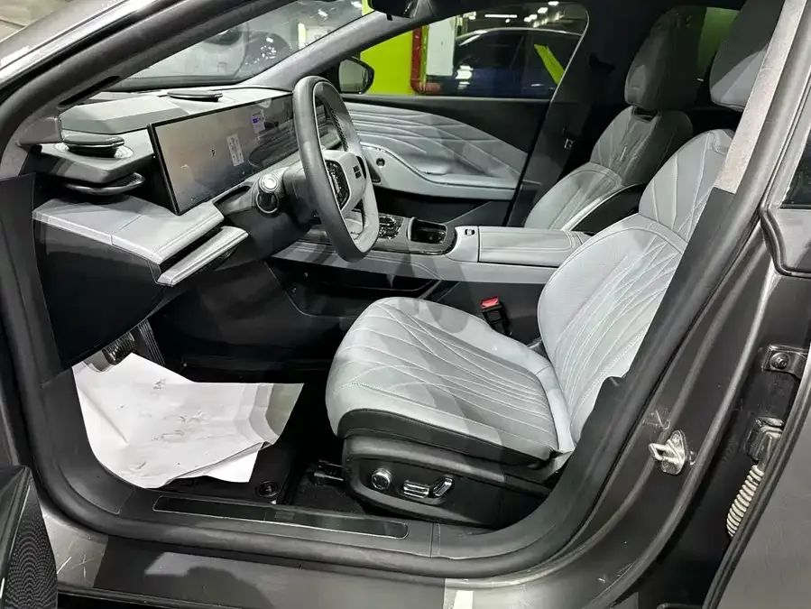 Geely Galaxy E8 Galaxy E8 2025 700km Long-distance Intelligent Driving Edition 2025 — миниатюра 4
