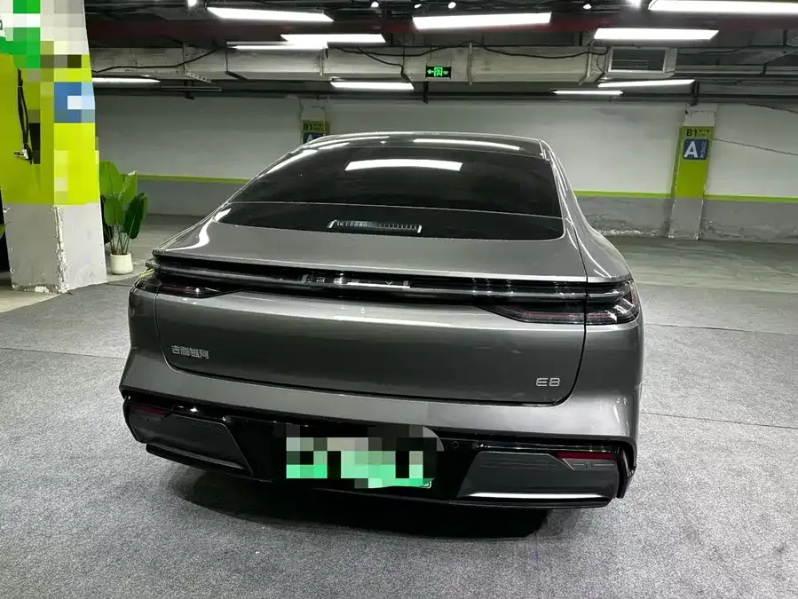 Geely Galaxy E8 Galaxy E8 2025 700km Long-distance Intelligent Driving Edition 2025 — миниатюра 5