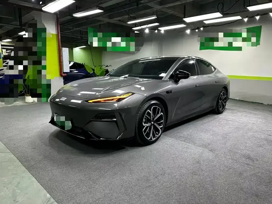 Geely Galaxy E8 2025