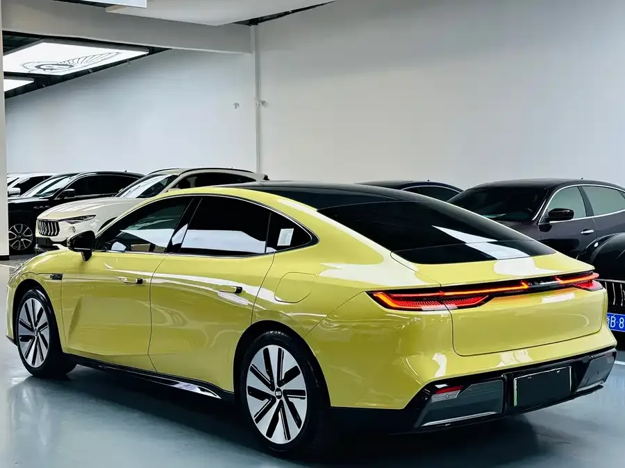 Geely Galaxy E8 Galaxy E8 2024 665km RWD Starship Long Range Edition 2023 — миниатюра 4
