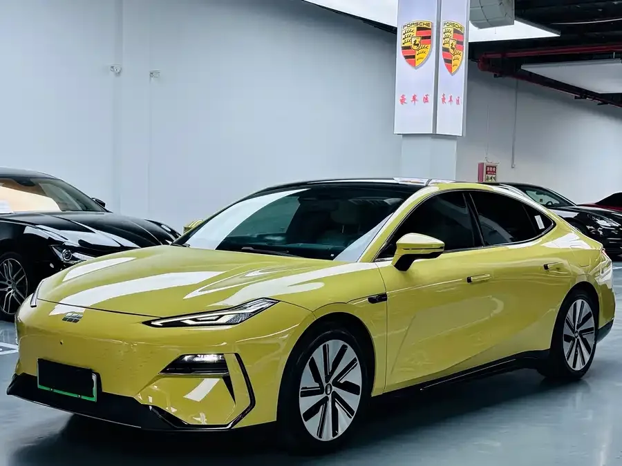 Geely Galaxy E8 Galaxy E8 2024 665km RWD Starship Long Range Edition 2023 — фото 1, купить с доставкой в Москву