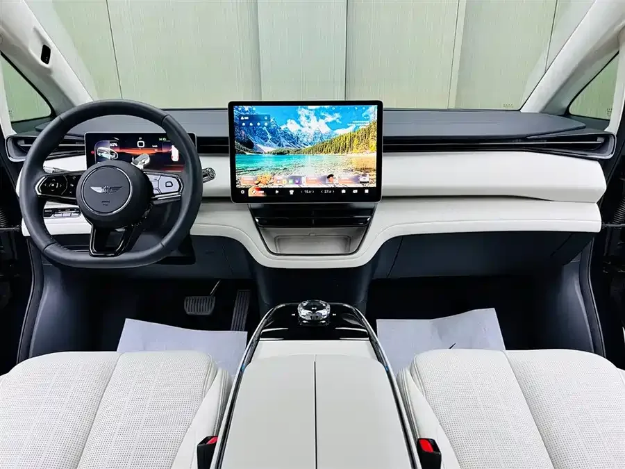 Geely Yizhen L380 Yizhen L380 2025 805km Classic Edition 4WD 2025 — миниатюра 3