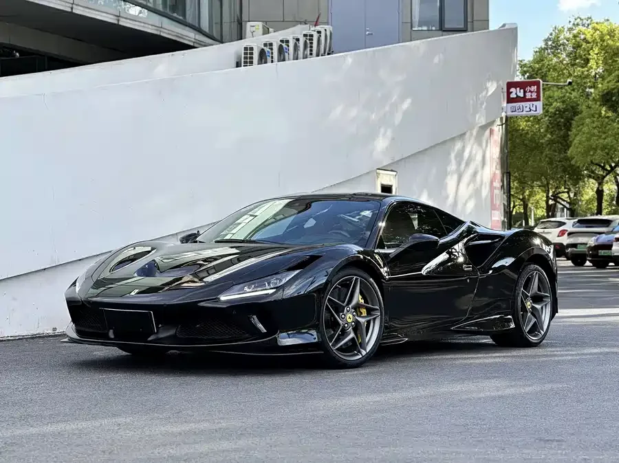 Ferrari F8 2022