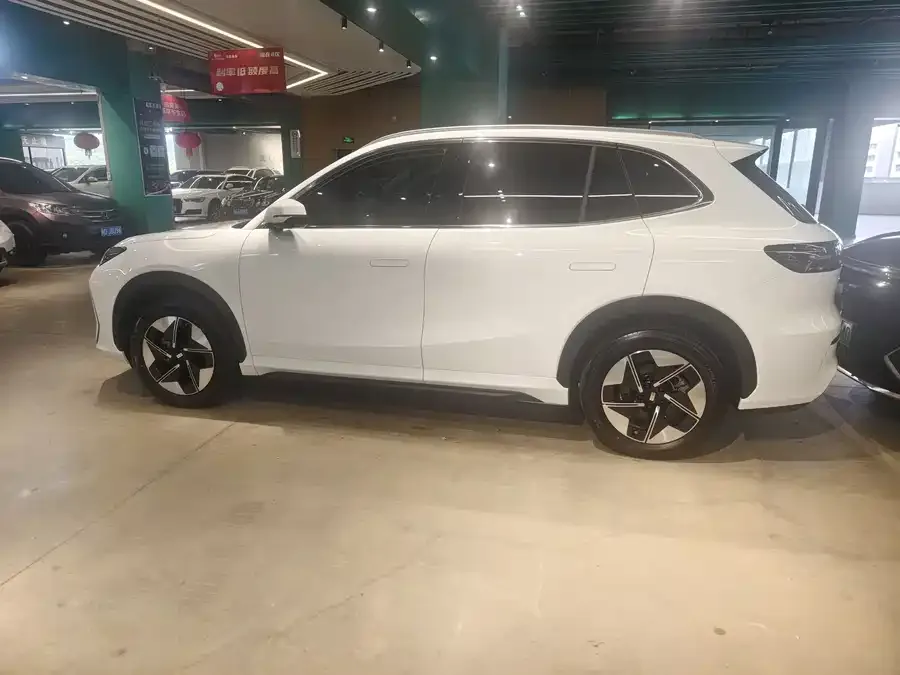 Geely Galaxy E5 Galaxy E5 2026 610km Explorer+ Edition 2025 — миниатюра 3