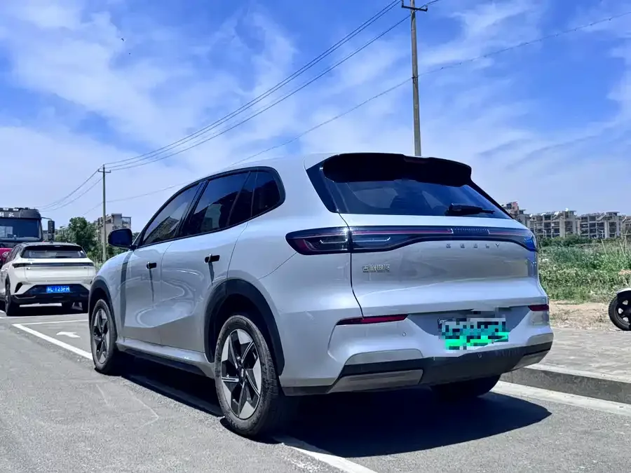 Geely Galaxy E5 Galaxy E5 2024 440km Sailing Edition 2025 — миниатюра 3