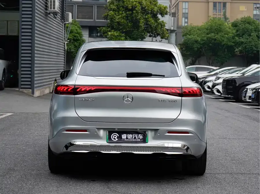 Mercedes-Benz Maybach EQS SUV Maybach EQS SUV 2025 EQS 680 Li Yi Edition 2025 — миниатюра 2
