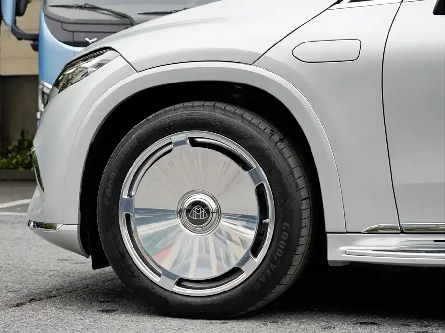 Mercedes-Benz Maybach EQS SUV Maybach EQS SUV 2025 EQS 680 Li Yi Edition 2025 — миниатюра 3