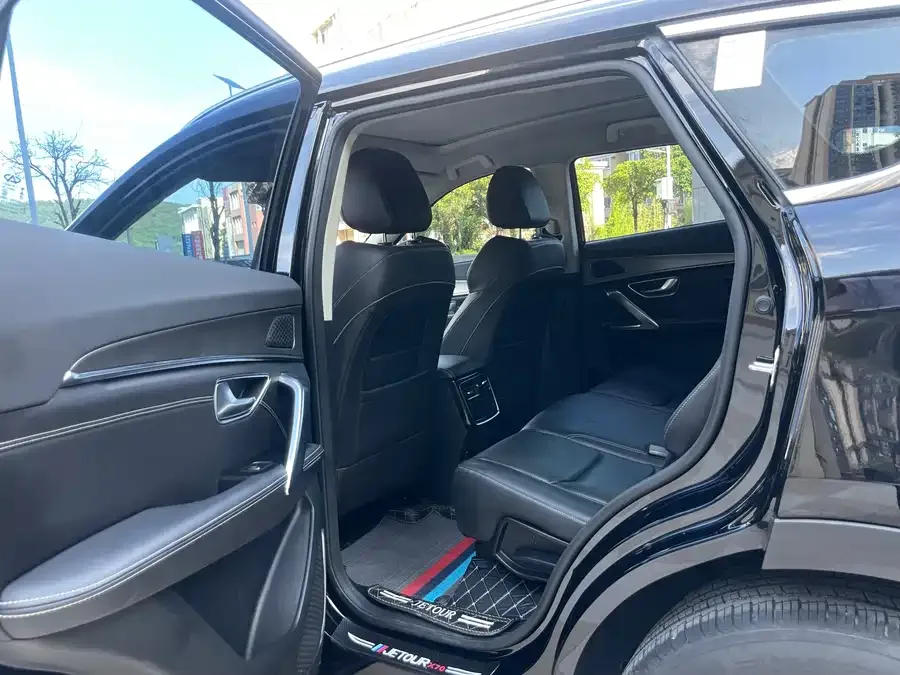Jetour X70 Plus JETOUR X70 PLUS 2023 1.5T DCT Brave PLUS 7-seater 2023 — миниатюра 2