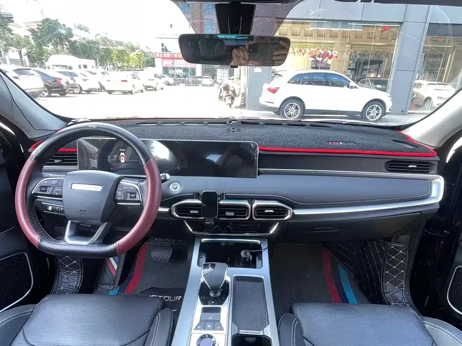 Jetour X70 Plus JETOUR X70 PLUS 2023 1.5T DCT Brave PLUS 7-seater 2023 — миниатюра 3