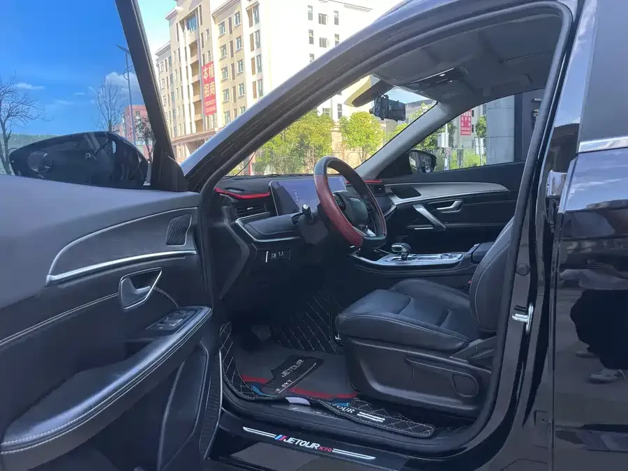 Jetour X70 Plus JETOUR X70 PLUS 2023 1.5T DCT Brave PLUS 7-seater 2023 — миниатюра 4