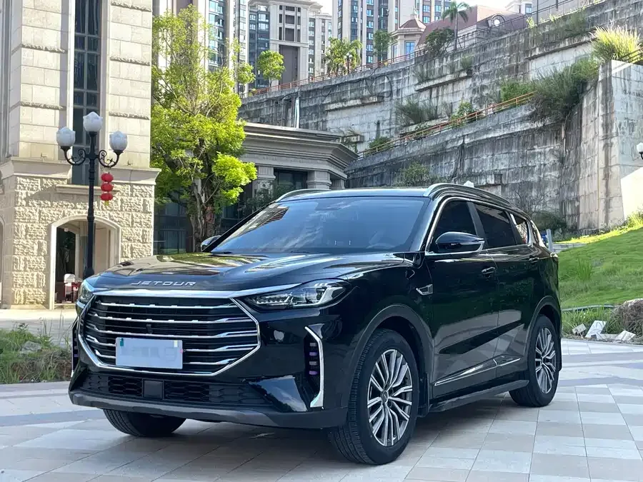 Jetour X70 Plus JETOUR X70 PLUS 2023 1.5T DCT Brave PLUS 7-seater 2023 — фото 1, купить с доставкой в Москву
