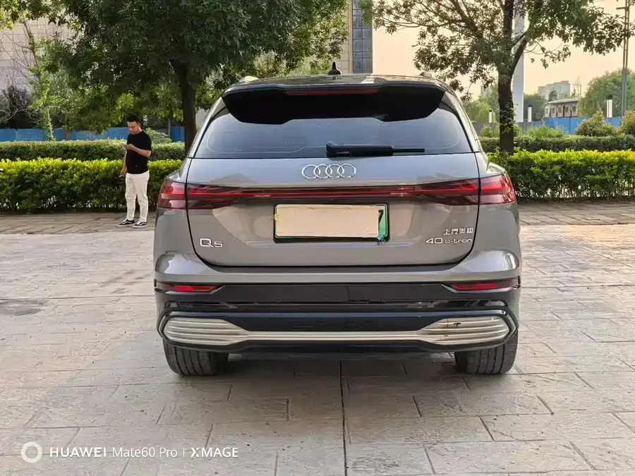 Audi Q5 e-tron 2022 40 e-tron Starry Mecha Suit 2022 — миниатюра 5