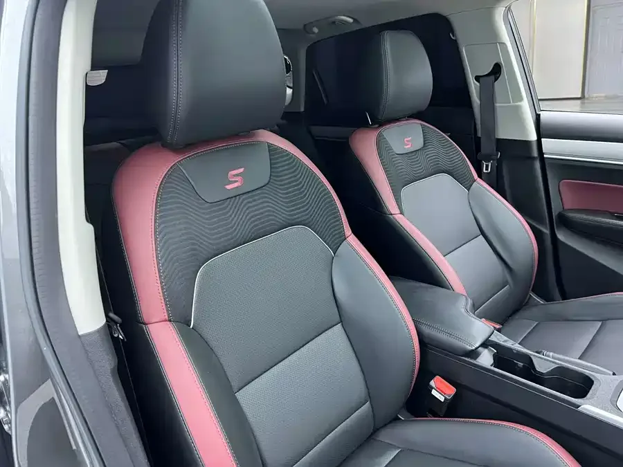 Geely Coolray SX11 Binyue 2021 1.4T DCT Platinum Edition 2023 — миниатюра 3