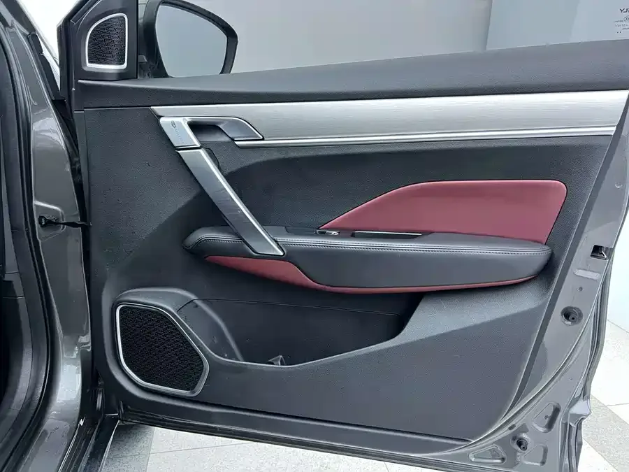 Geely Coolray SX11 Binyue 2021 1.4T DCT Platinum Edition 2023 — миниатюра 4
