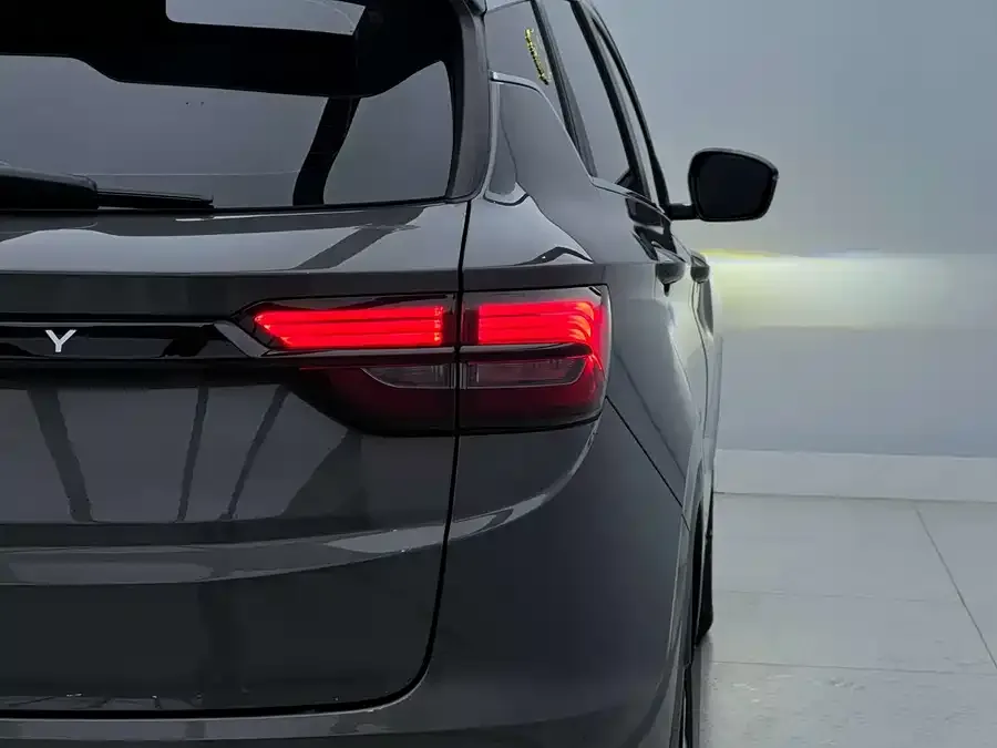 Geely Coolray SX11 Binyue 2021 1.4T DCT Platinum Edition 2023 — миниатюра 5