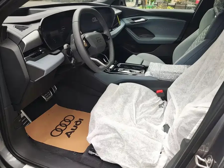 Audi Q6L e-tron 2026 long-range version 2026 — миниатюра 2