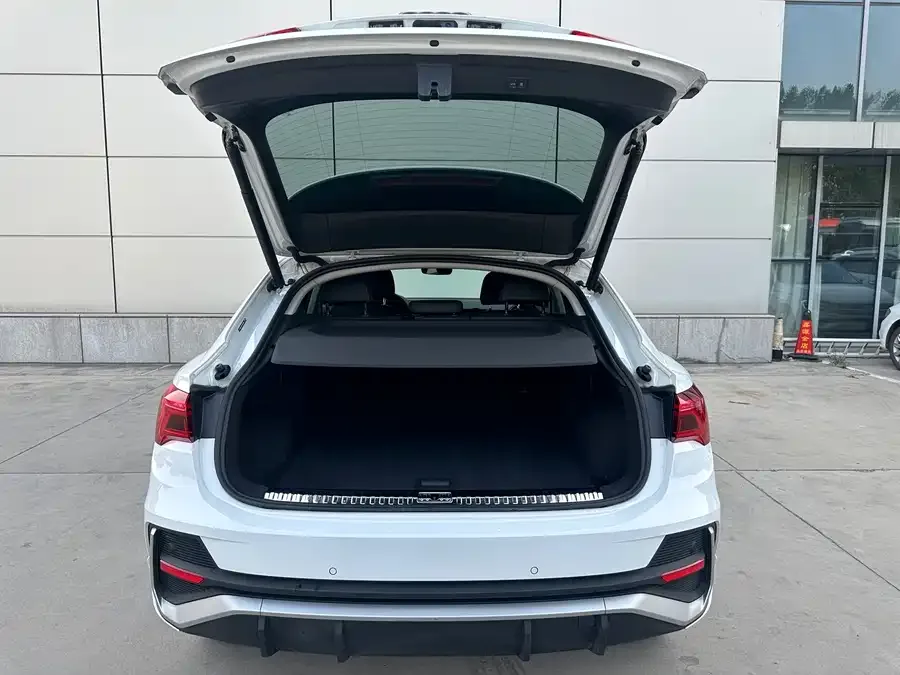 Audi Q3 SPORTBACK 2023 35 TFSI Progressive Edition (1.4T) 2023 — миниатюра 4
