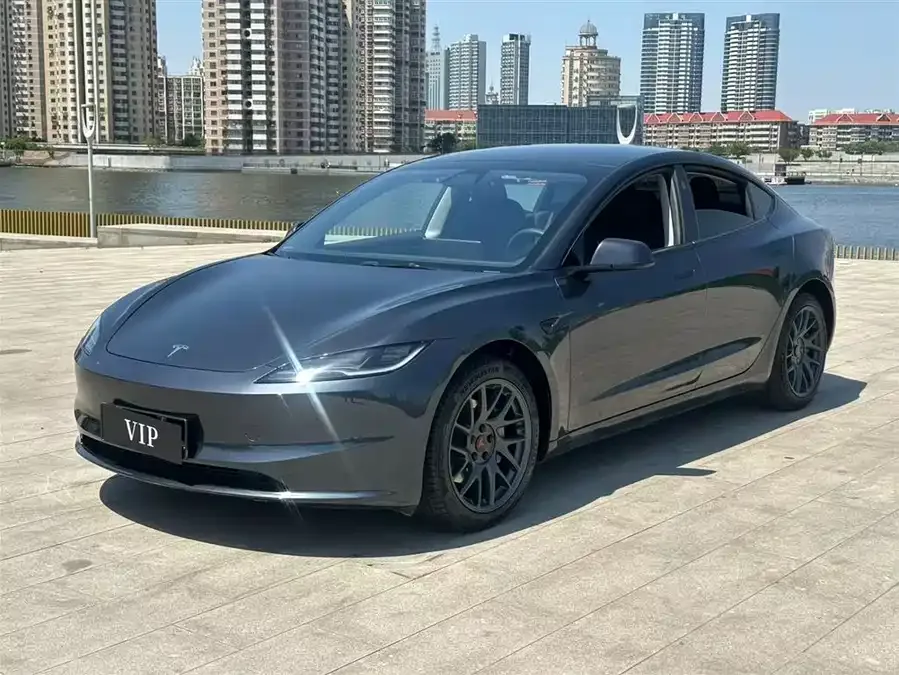 Tesla Model 3 2024