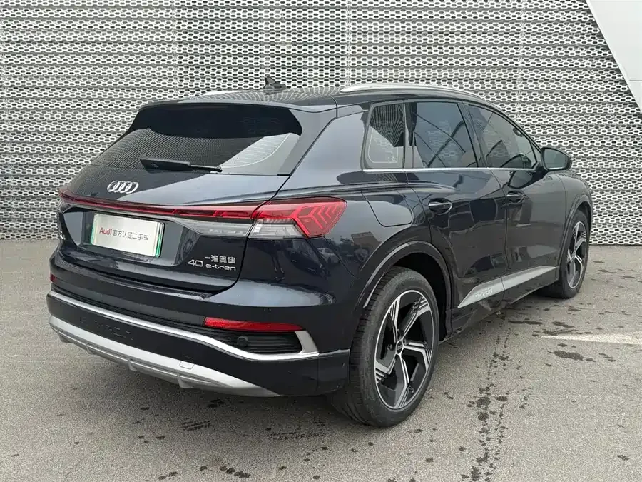 Audi Q4 e-tron 2024 40 e-tron Creative Edition 2025 — миниатюра 2