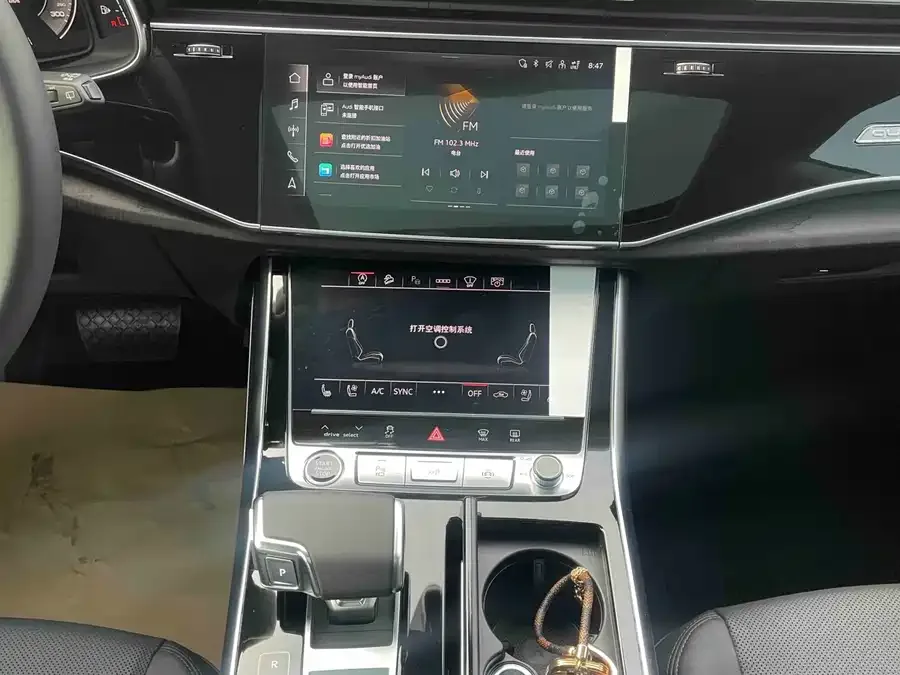 Audi Q8 2023 55 TFSI luxury and dynamic model 2025 — миниатюра 5
