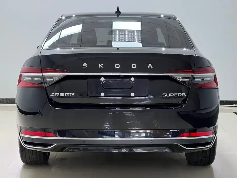 Skoda Superb Superpa 2024 TSI280 DSG Exclusive Edition 2024 — миниатюра 2