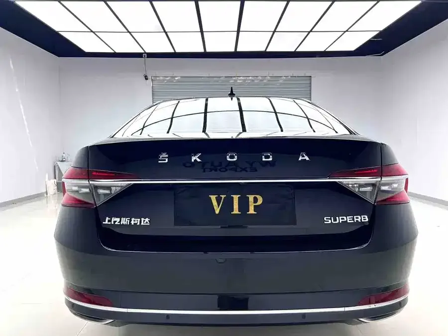 Skoda Superb Superpa 2024 TSI280 DSG Exclusive Edition 2024 — миниатюра 2