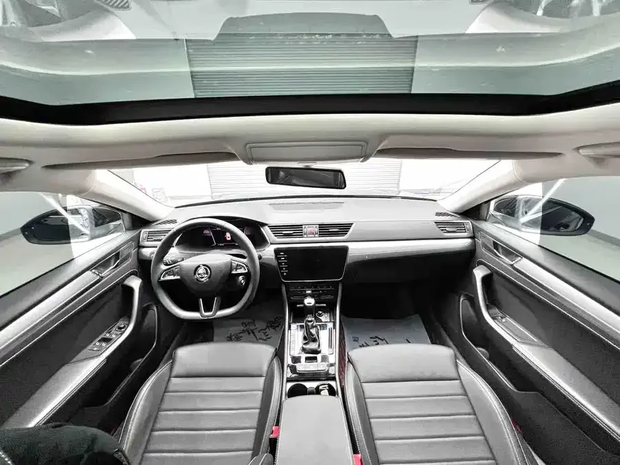 Skoda Superb Superpa 2024 TSI280 DSG Exclusive Edition 2024 — миниатюра 3