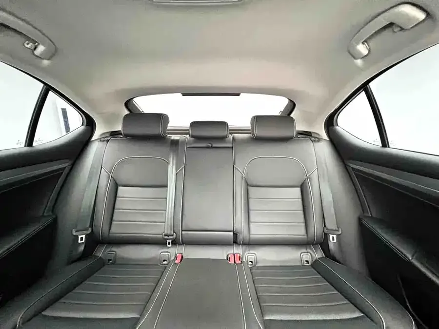 Skoda Superb Superpa 2024 TSI280 DSG Exclusive Edition 2024 — миниатюра 4