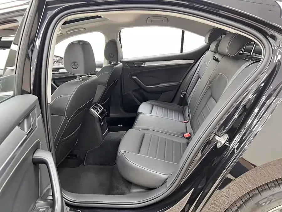 Skoda Superb Superb 2025 TSI280 DSG Premium Edition 2025 — миниатюра 4