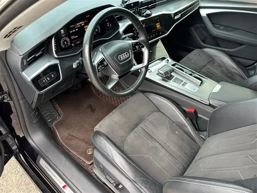 Audi A7L 2024 45 TFSI Luxury Edition 2024 — миниатюра 3