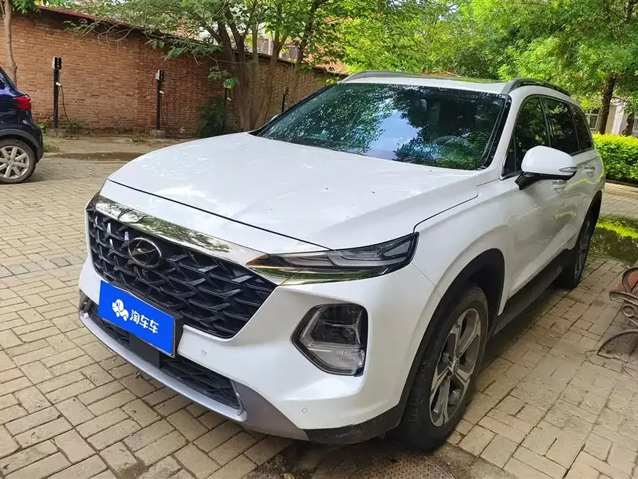 Hyundai SantaFe 2023 Santa Fe 380T GDi Automatic 4WD LUX HTRAC Premium Edition 2024 — фото 1, купить с доставкой в Москву