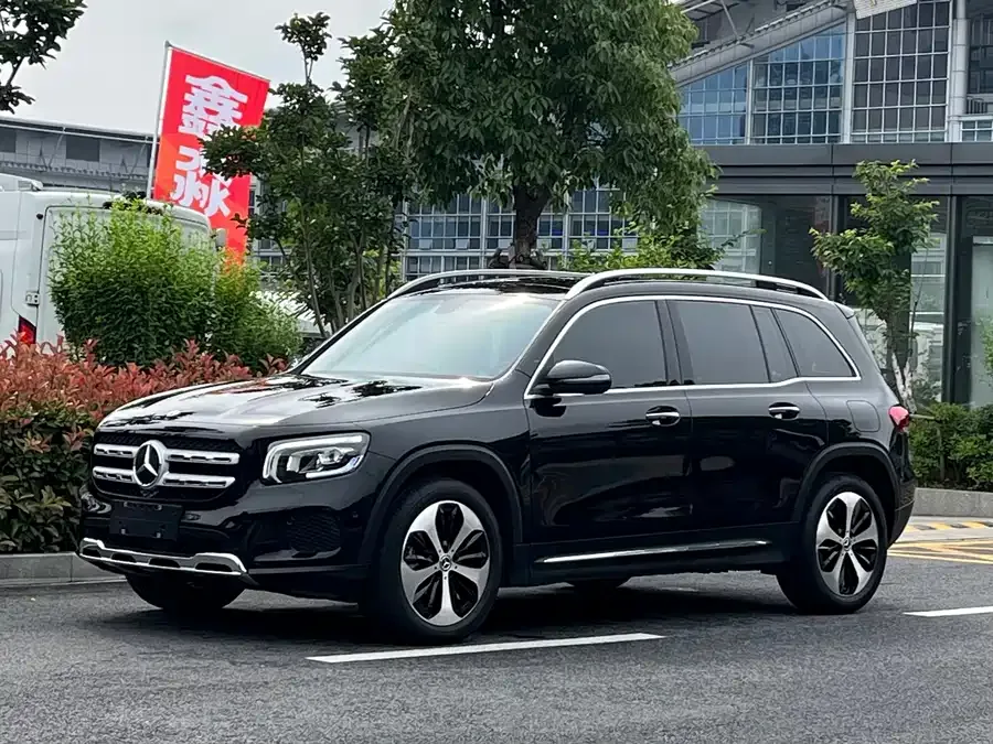 Mercedes-Benz GLB-Class 2023